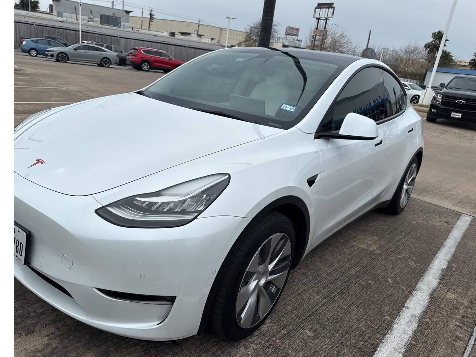 TESLA MODEL Y 2021 5YJYGAEE5MF298352 image